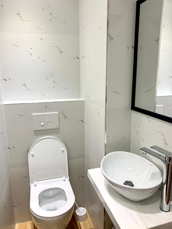 ティラナThe Nest Albaniaアパートメント エクステリア 写真